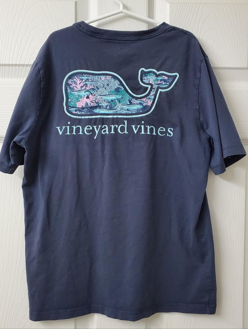 Vineyard Vines Kids Navy Tee with Teal & Pink Whale Pocket Graphic Size M 12-14